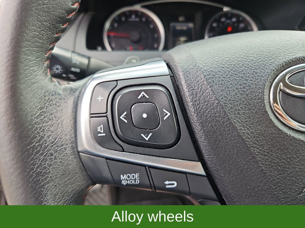 Used 2017 Toyota Camry SE image 11