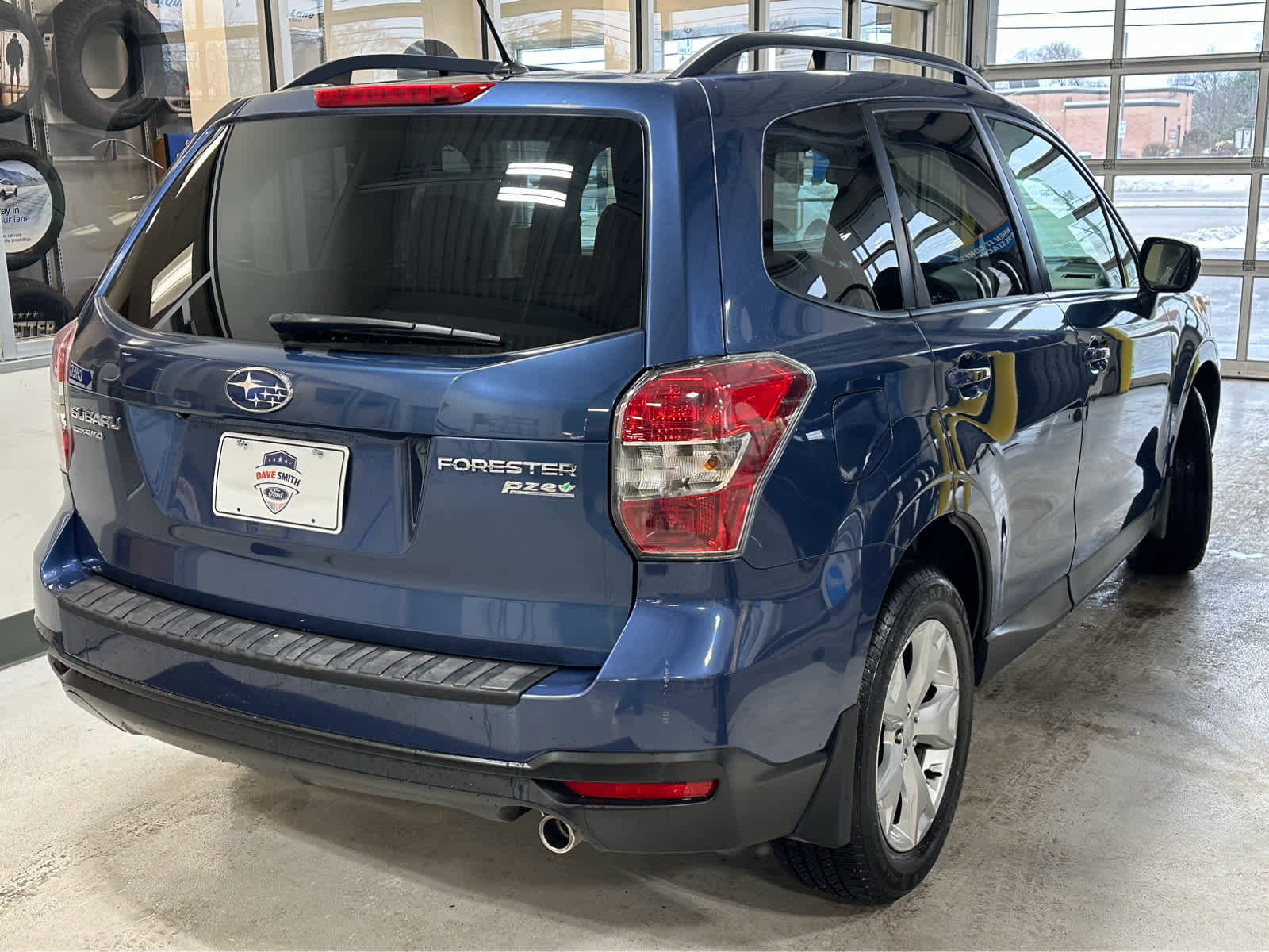 Used 2014 Subaru Forester 2.5i Premium w/ All-Weather Package image 9