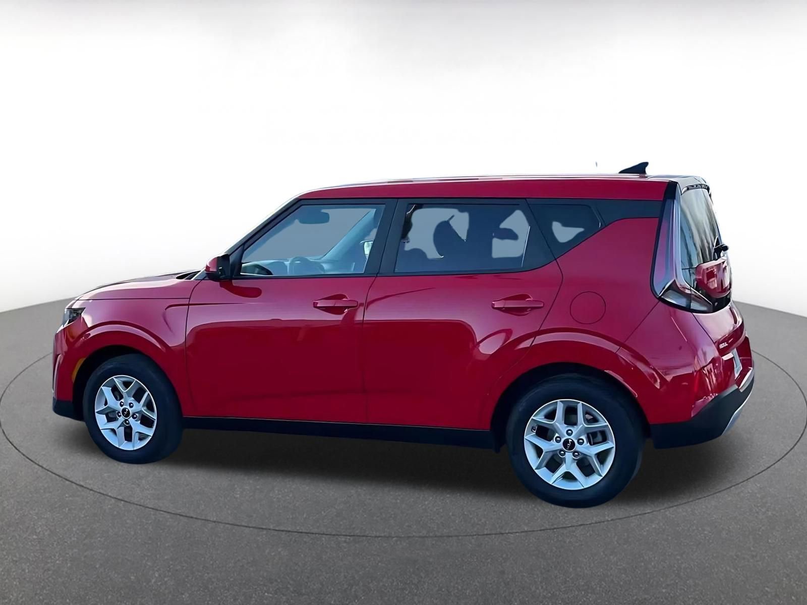 Used 2025 Kia Soul LX w/ LX Technology Package image 10