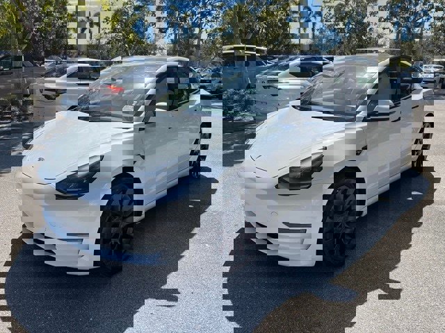 Used 2023 Tesla Model 3 Performance image 2