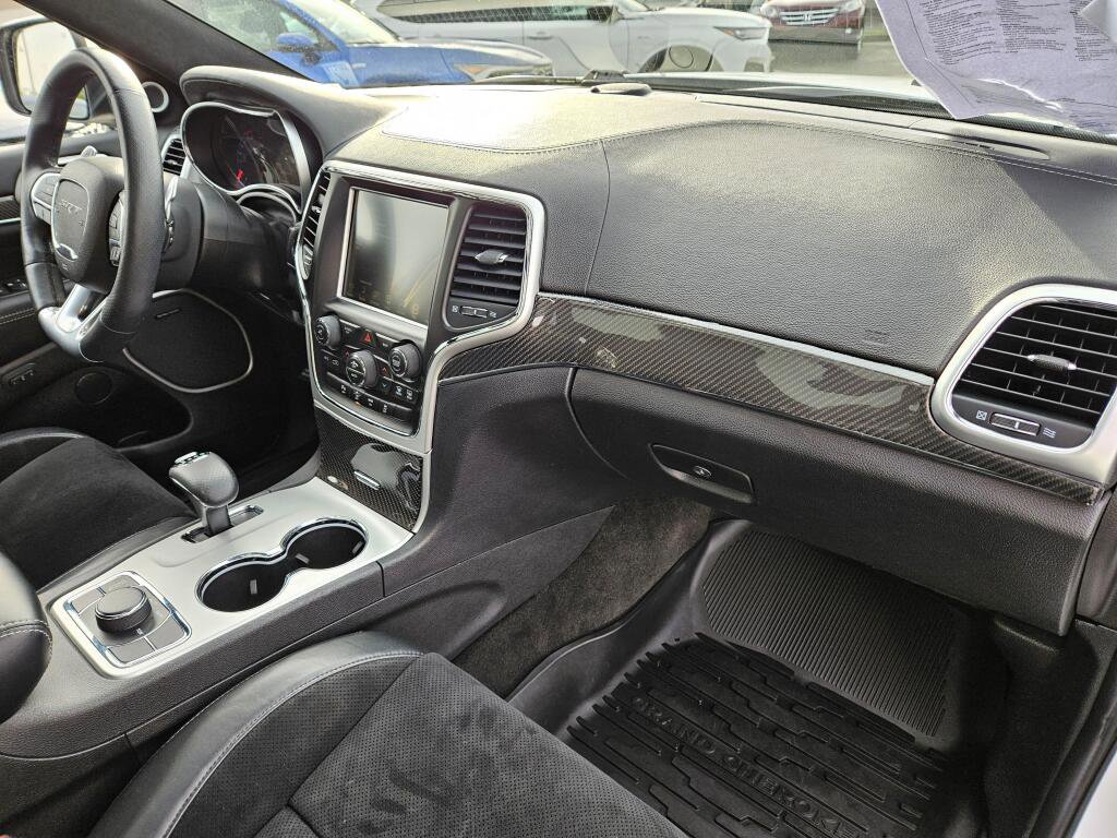 Used 2015 Jeep Grand Cherokee SRT w/ Luxury Group II image 12