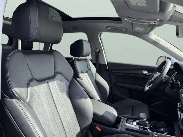Certified 2025 Audi Q5 2.0T Premium Plus w/ Premium Plus Package image 29
