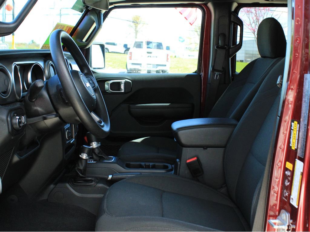 Certified 2021 Jeep Gladiator Sport AWD/4WD image 11