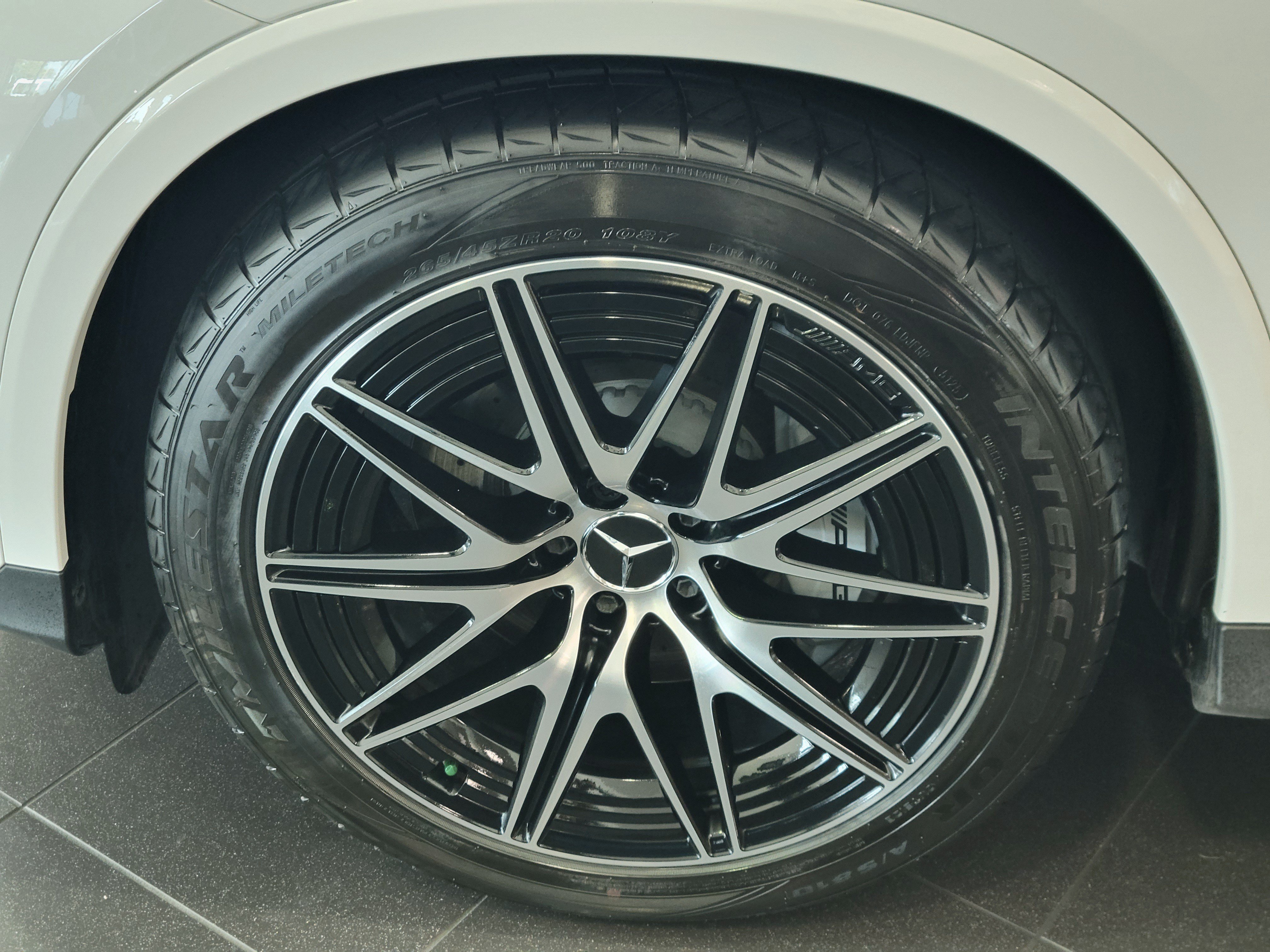 Used 2025 Mercedes-Benz GLC 43 AMG 4MATIC image 7