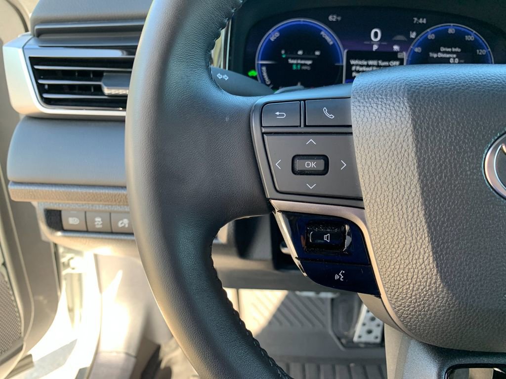 Used 2025 Toyota Camry XSE FWD image 28