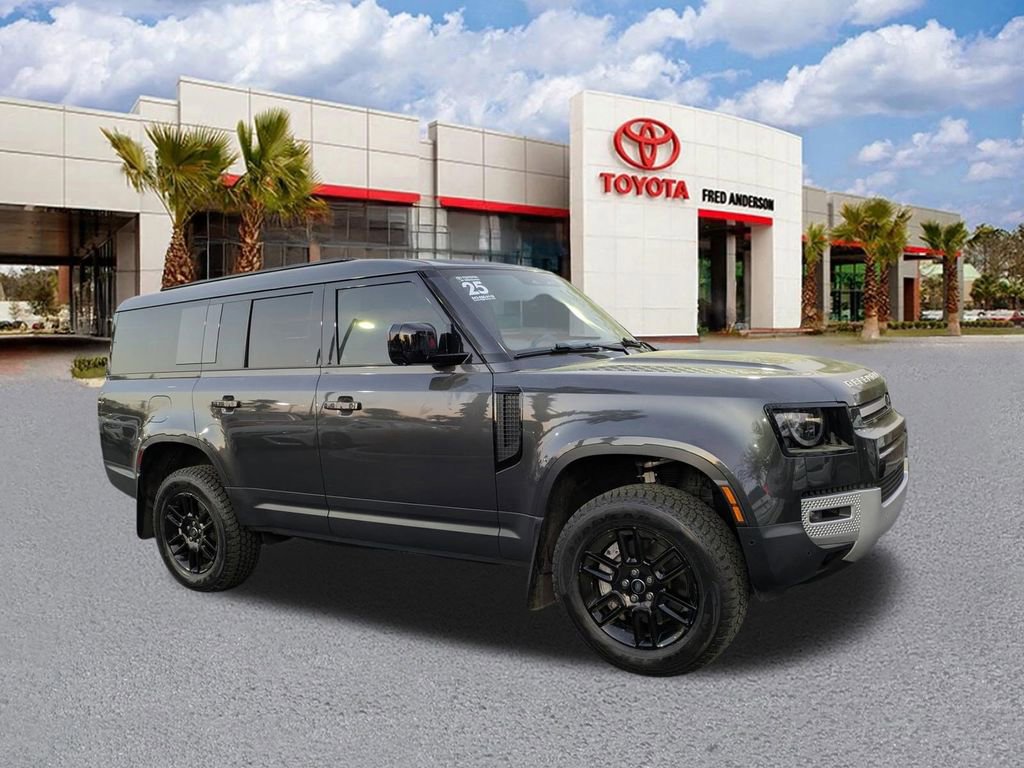 Used 2025 Land Rover Defender 130 S image 2