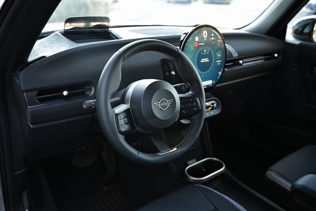 New 2026 MINI Cooper 2-Door Hardtop image 18