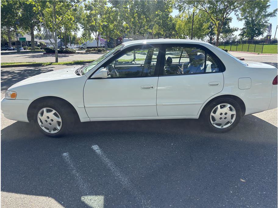 Used 1999 Toyota Corolla LE FWD image 3