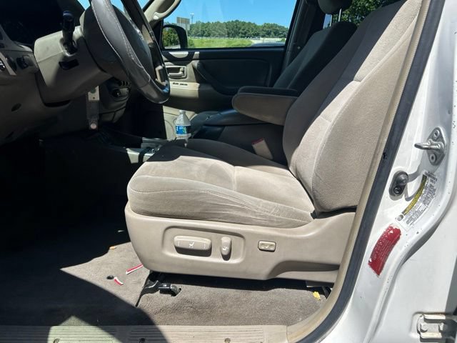 Used 2005 Toyota Sequoia SR5 RWD image 11