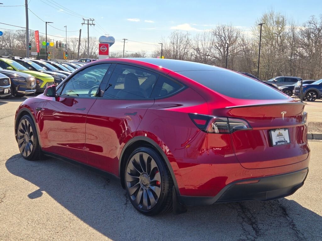 Used 2025 Tesla Model Y Performance image 13