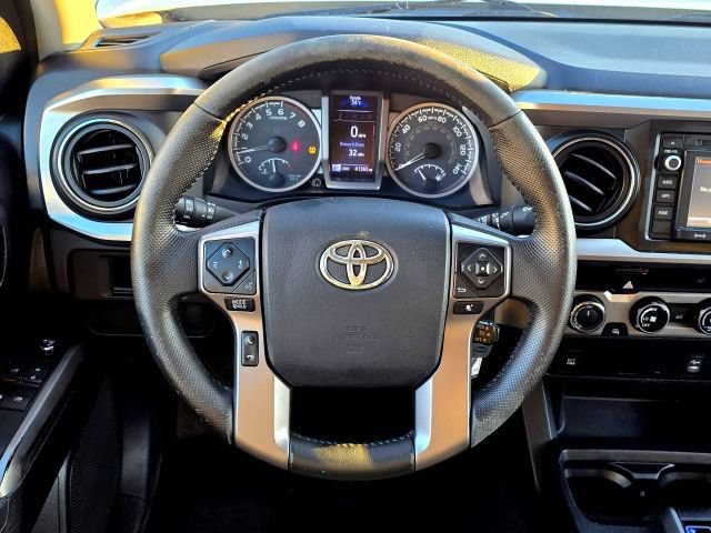 Used 2016 Toyota Tacoma SR5 AWD/4WD image 12