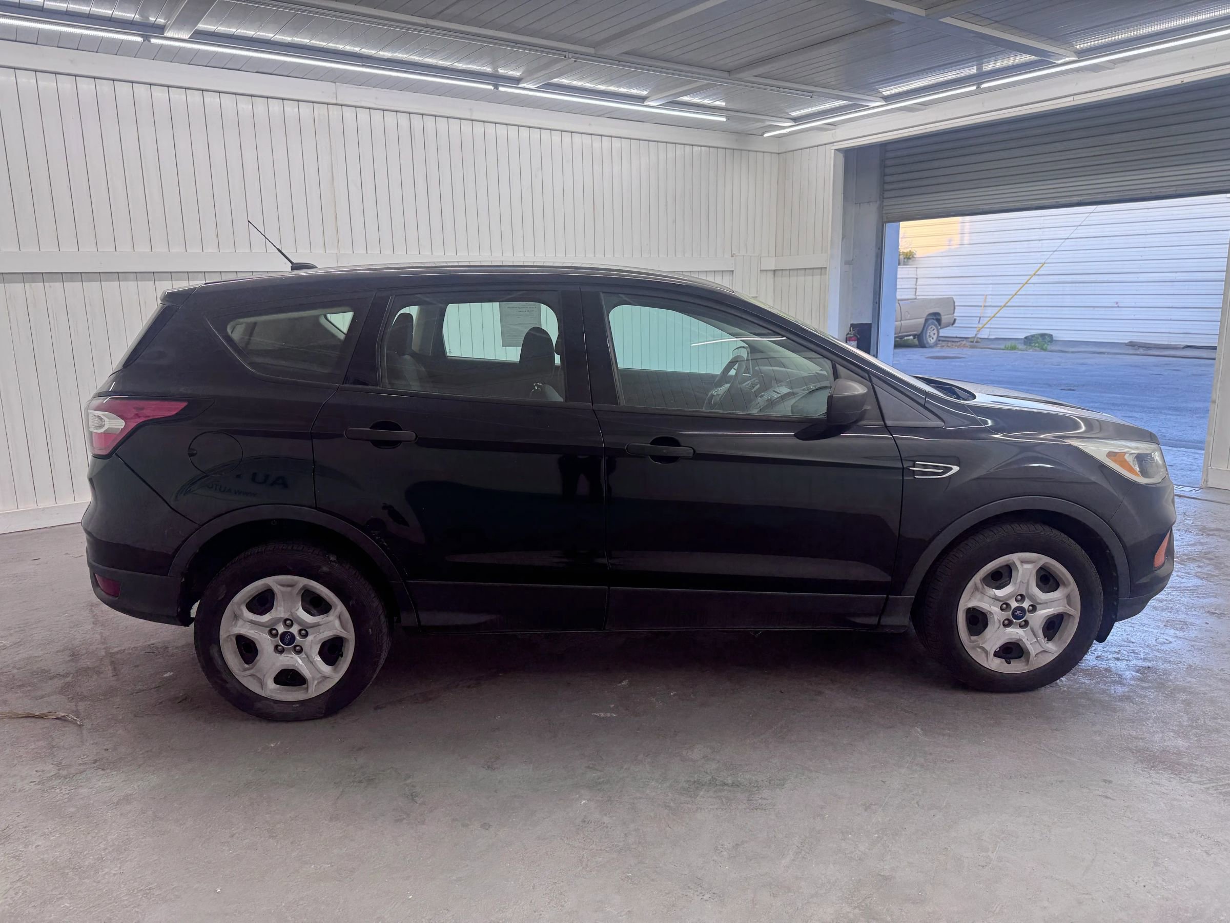 Used 2017 Ford Escape S FWD image 4