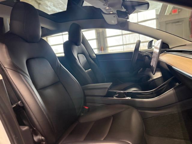 Used 2020 Tesla Model 3 Standard Range Plus image 25