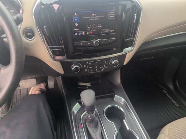 Used 2023 Chevrolet Traverse LS image 20