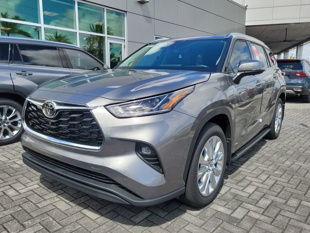 Used 2026 Toyota Highlander Limited image 2