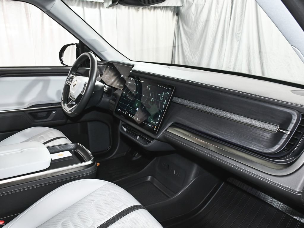 Used 2025 Rivian R1S Adventure image 65