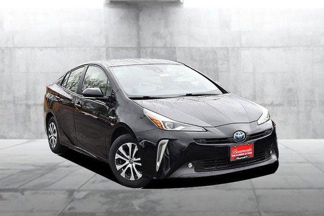 Used 2019 Toyota Prius XLE image 2