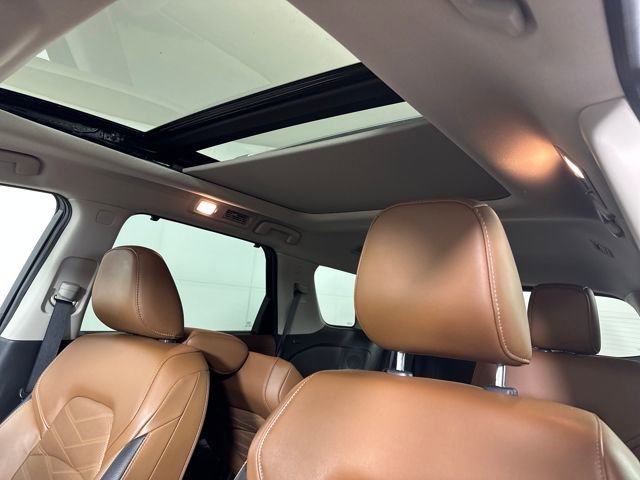 Used 2023 Nissan Pathfinder Platinum image 12