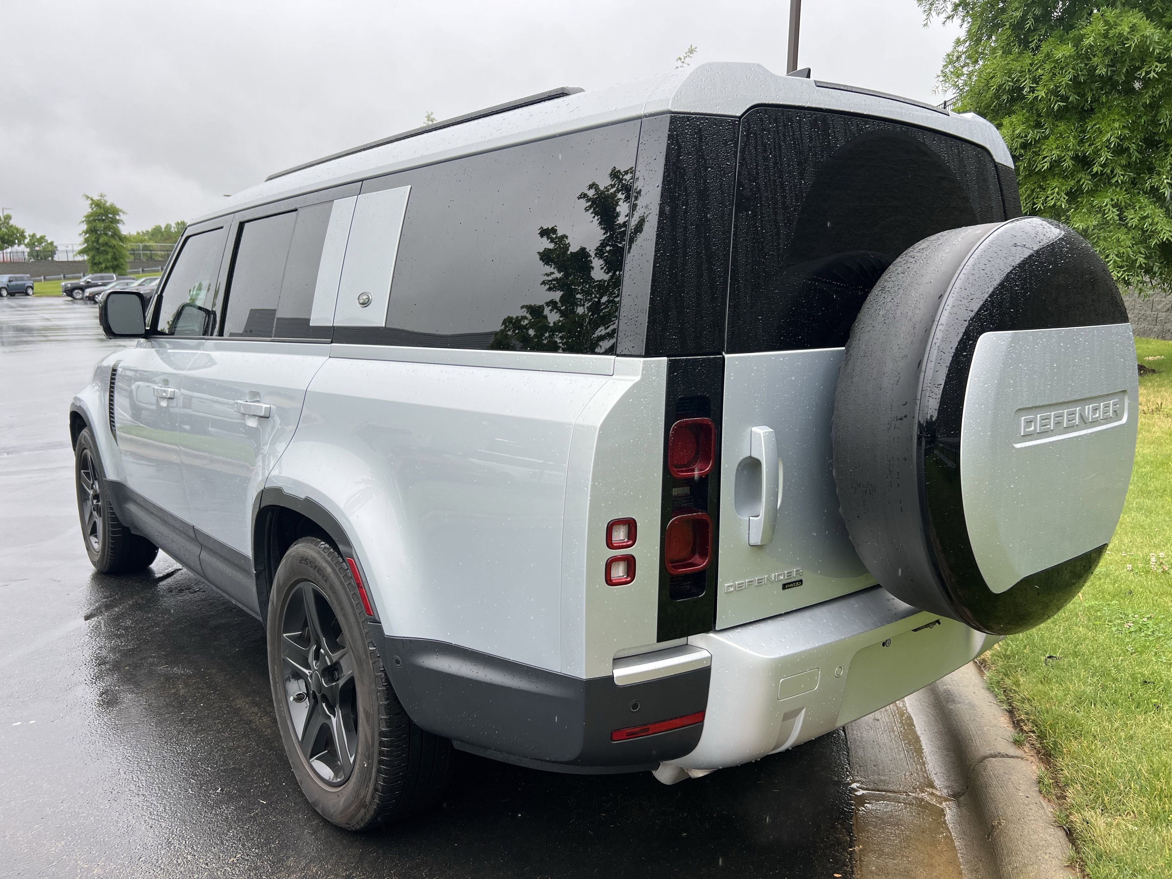 Used 2023 Land Rover Defender 130 SE AWD/4WD image 35