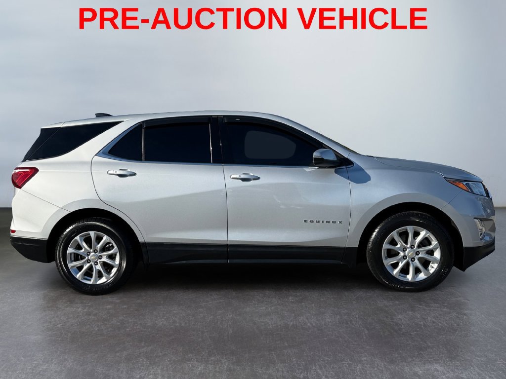 Used 2019 Chevrolet Equinox LT w/ Driver Convenience Package FWD image 2