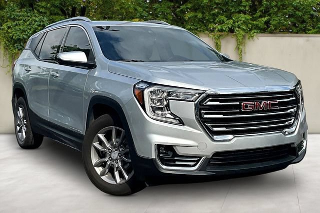 Used 2022 GMC Terrain SLT w/ LPO, Floor Liner Package AWD/4WD image 3