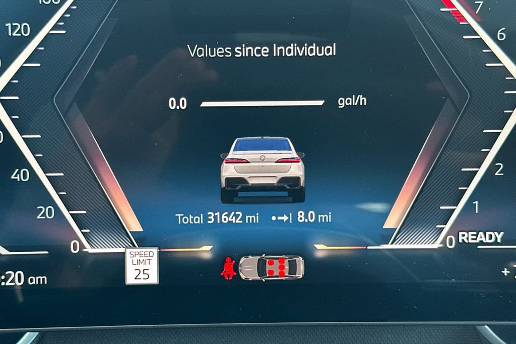 Used 2023 BMW 740i image 30