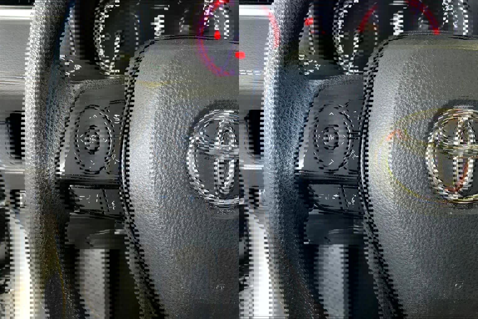 Used 2023 Toyota RAV4 XLE image 23