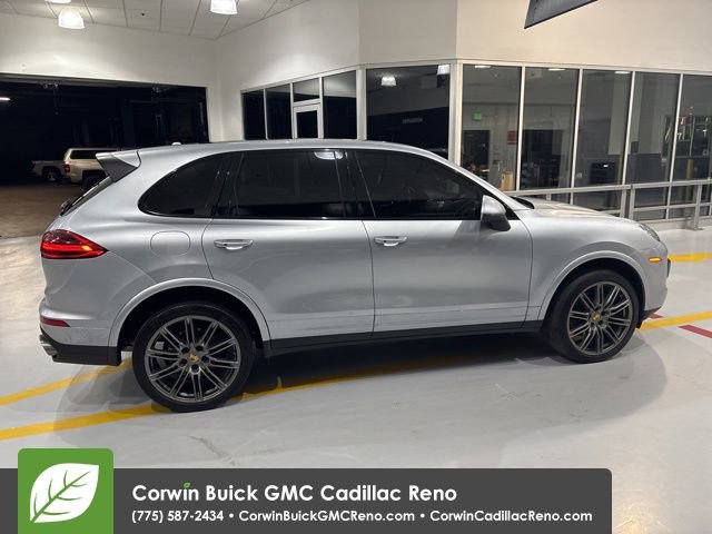 Used 2018 Porsche Cayenne Platinum Edition image 9