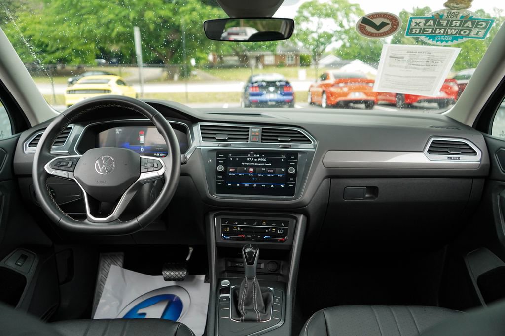 Used 2024 Volkswagen Tiguan SE FWD image 9