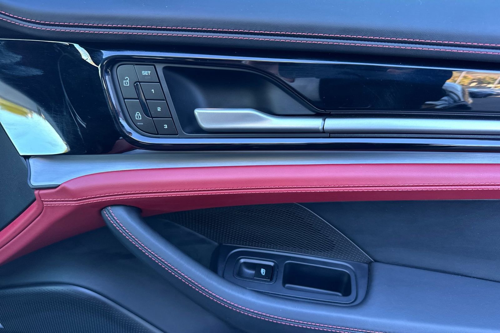 Used 2024 Porsche Panamera image 19