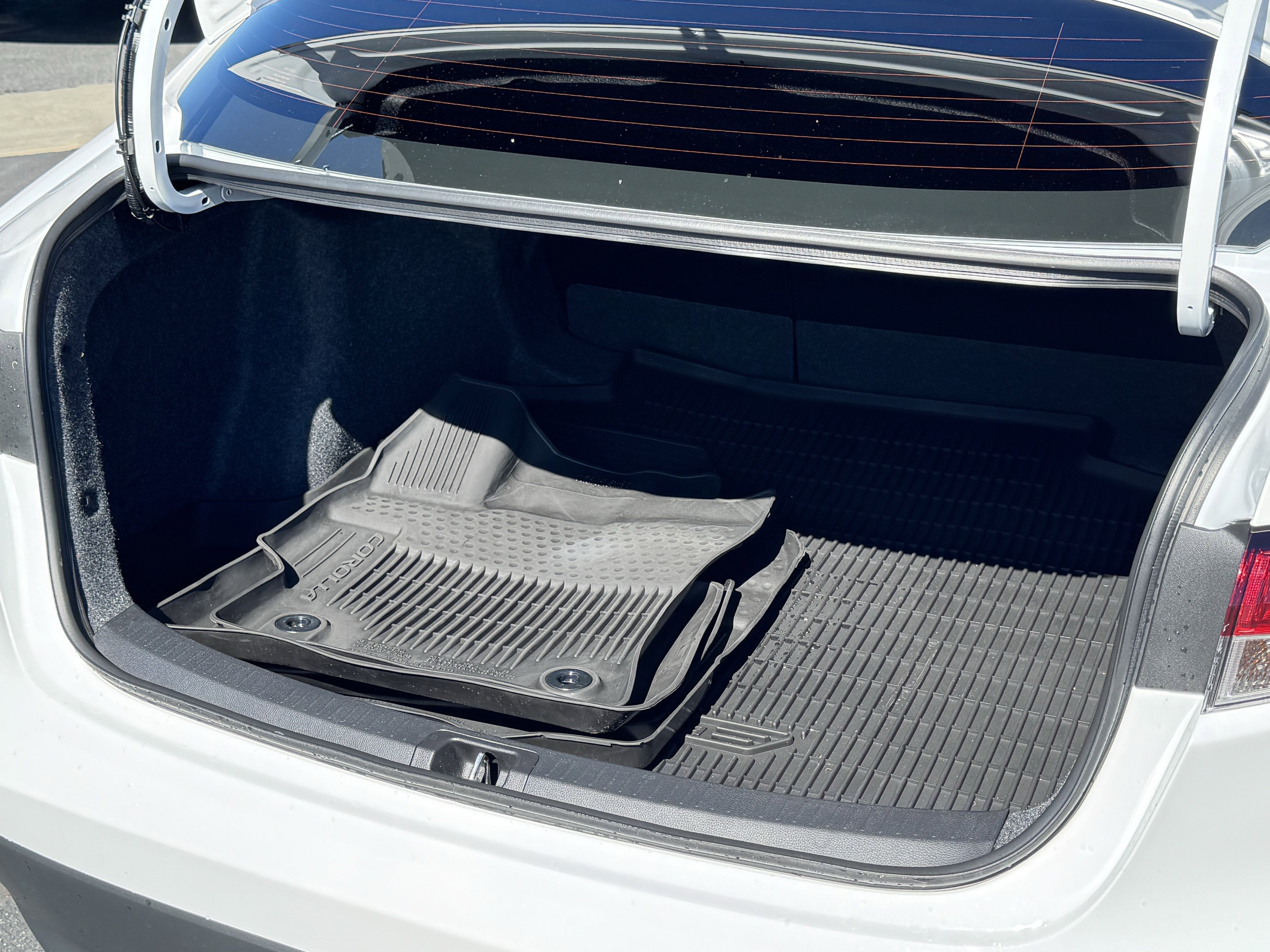 Used 2026 Toyota Corolla LE w/ LE Premium Package image 34