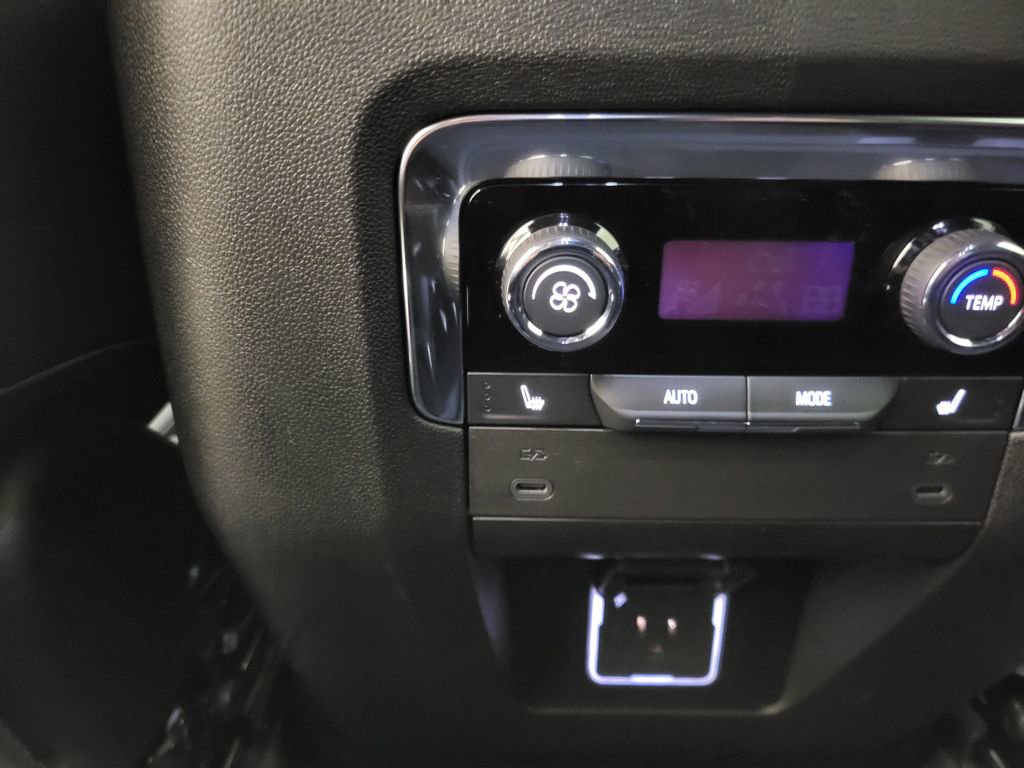 New 2026 Chevrolet Suburban LT w/ Comfort Package image 19