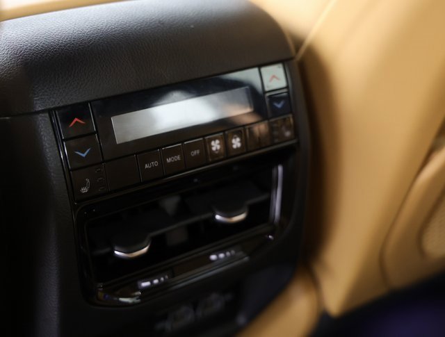 Used 2023 Jeep Grand Cherokee Summit w/ Luxury Tech Group V image 11