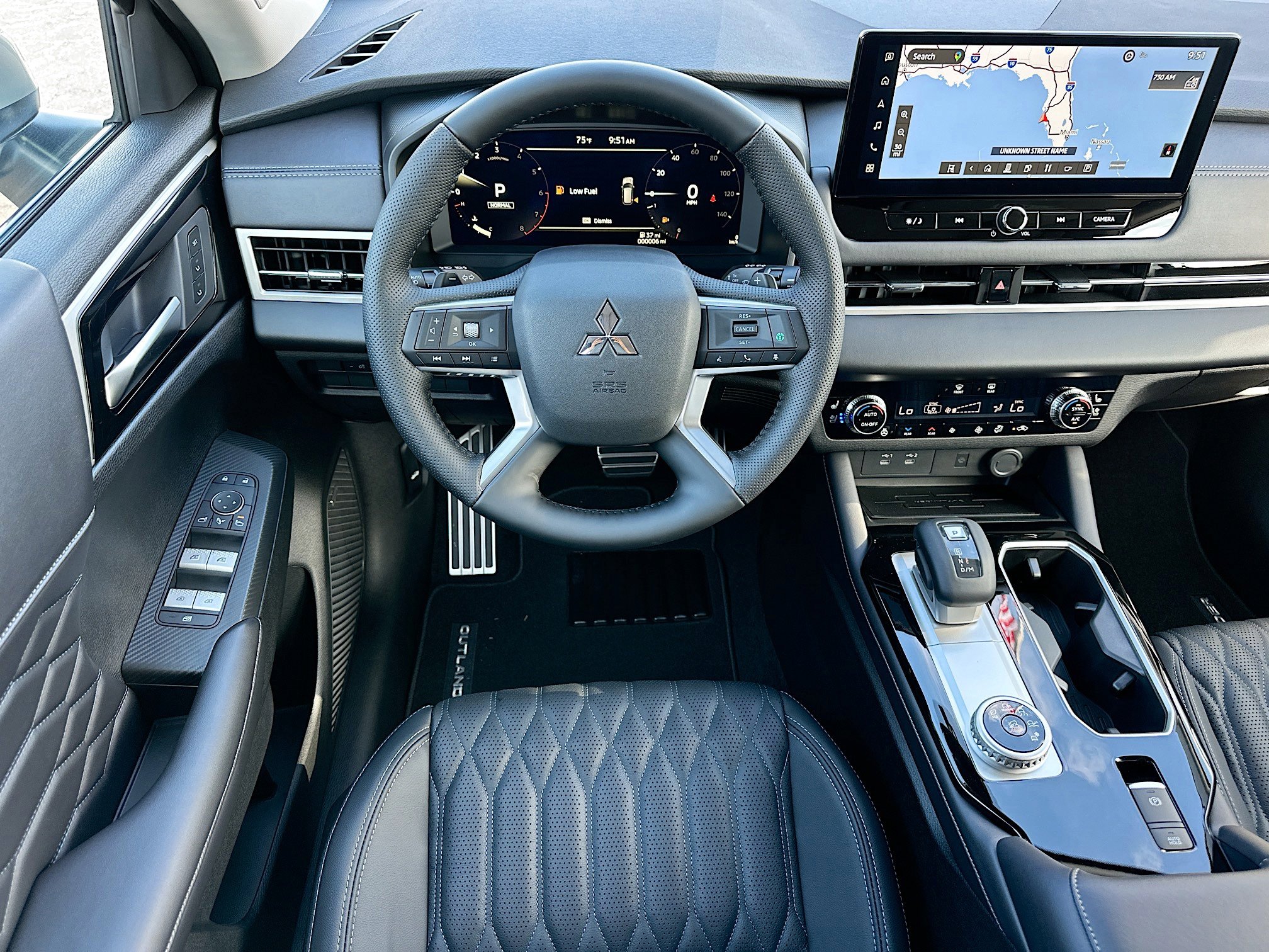 New 2026 Mitsubishi Outlander SEL image 16