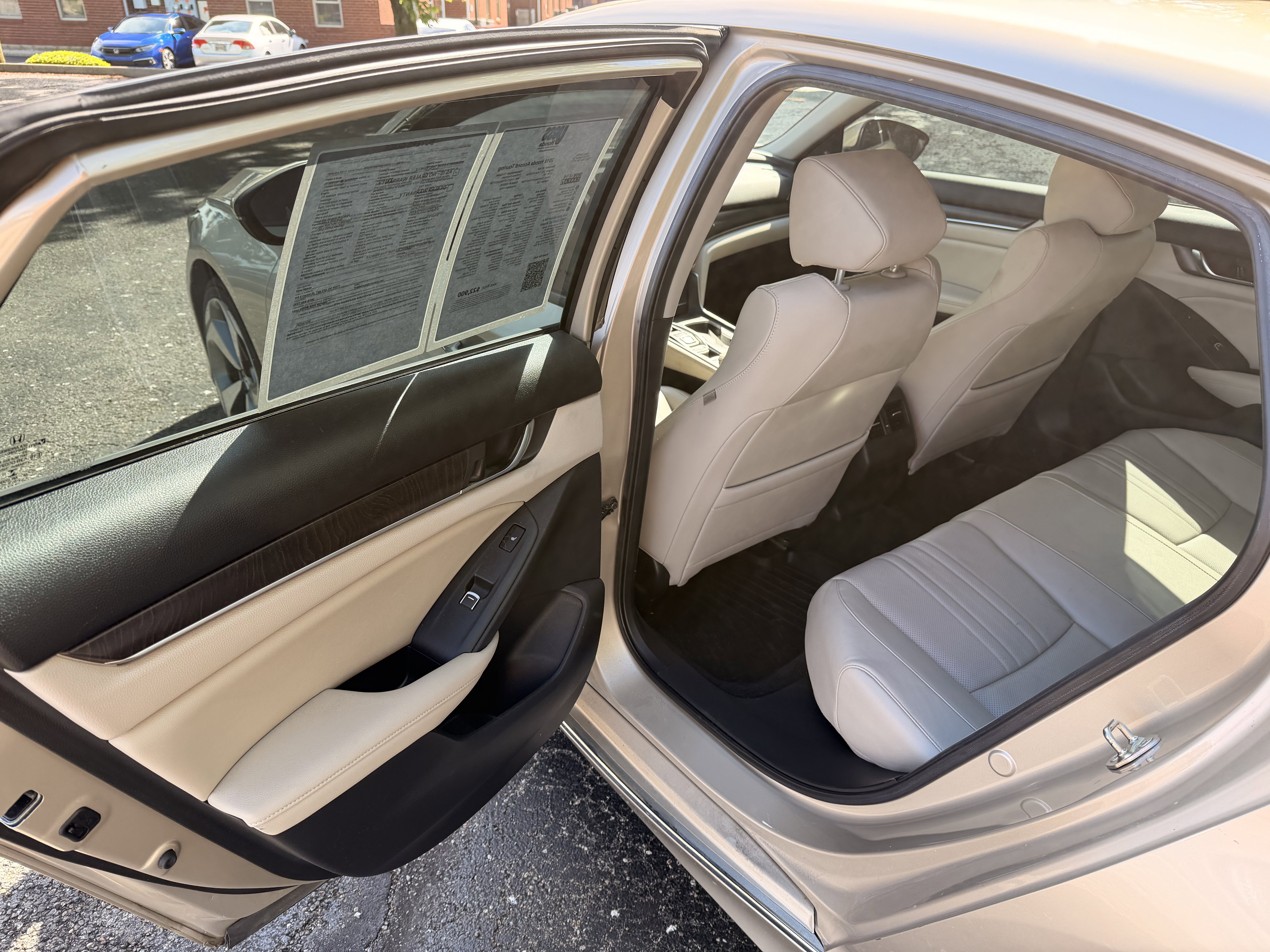 Used 2019 Honda Accord Touring image 12