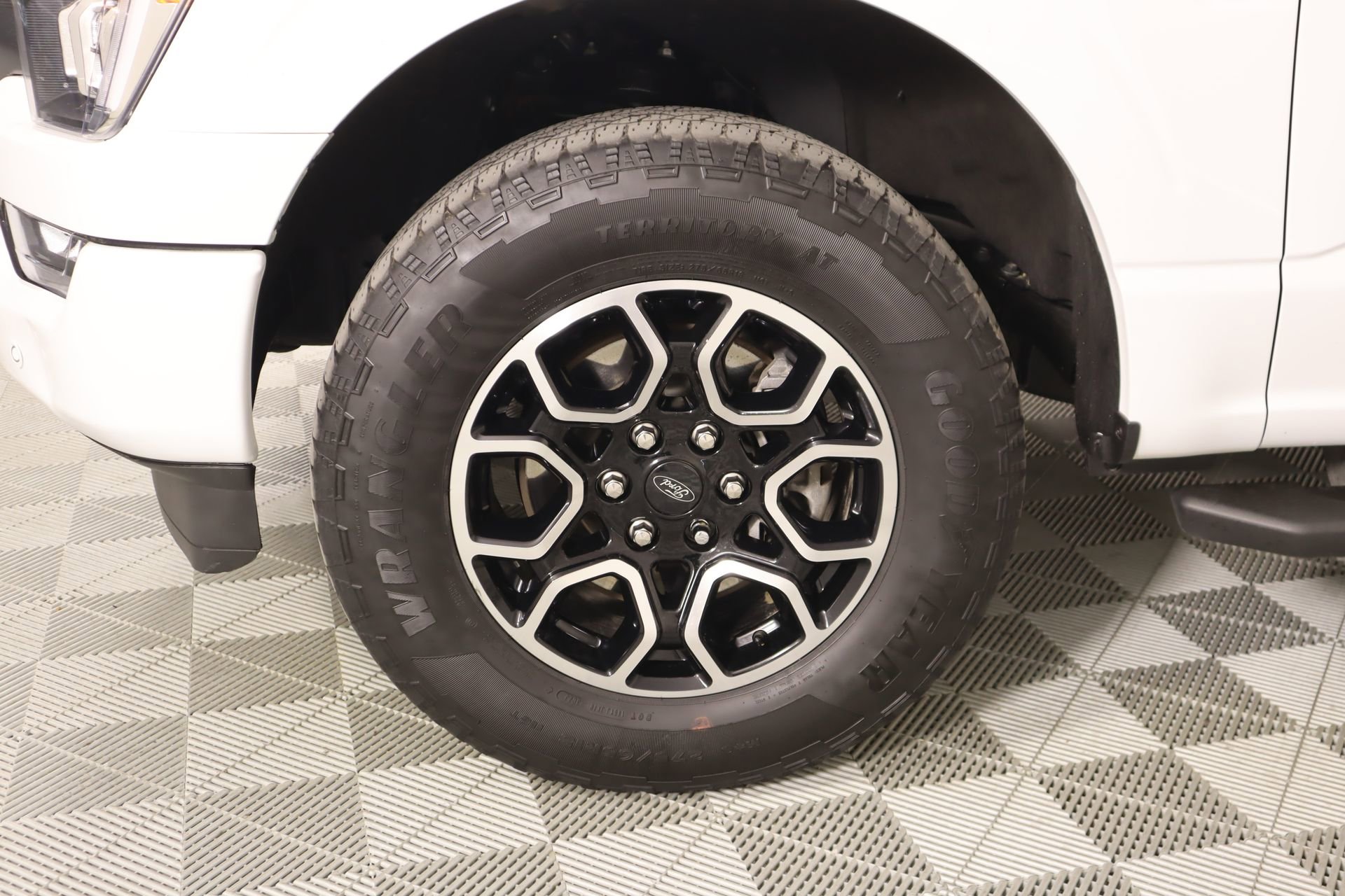 Used 2023 Ford F150 XLT w/ Equipment Group 302A High image 19