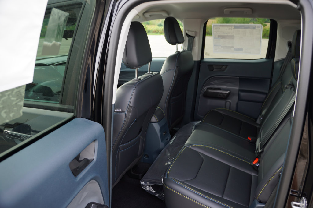 New 2026 Ford Maverick Lobo AWD/4WD image 12