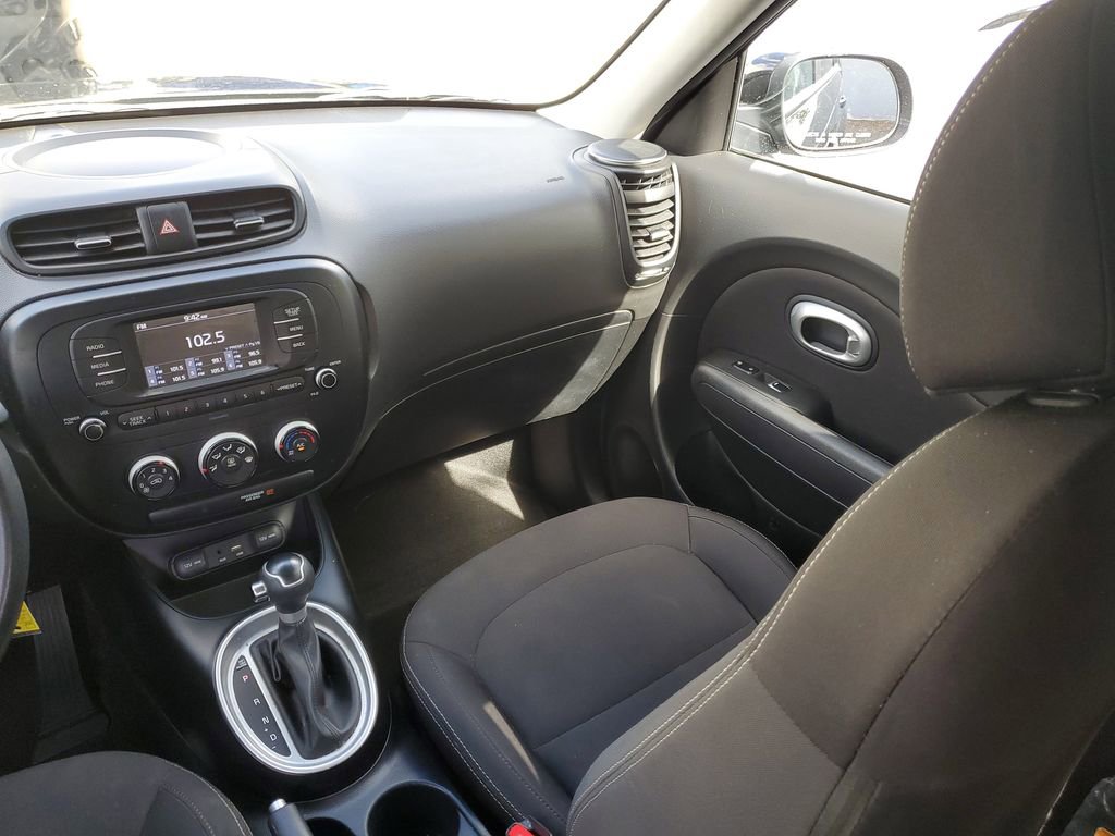 Used 2018 Kia Soul FWD image 12