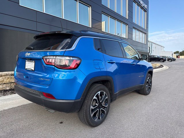Used 2022 Jeep Compass Limited AWD/4WD image 3