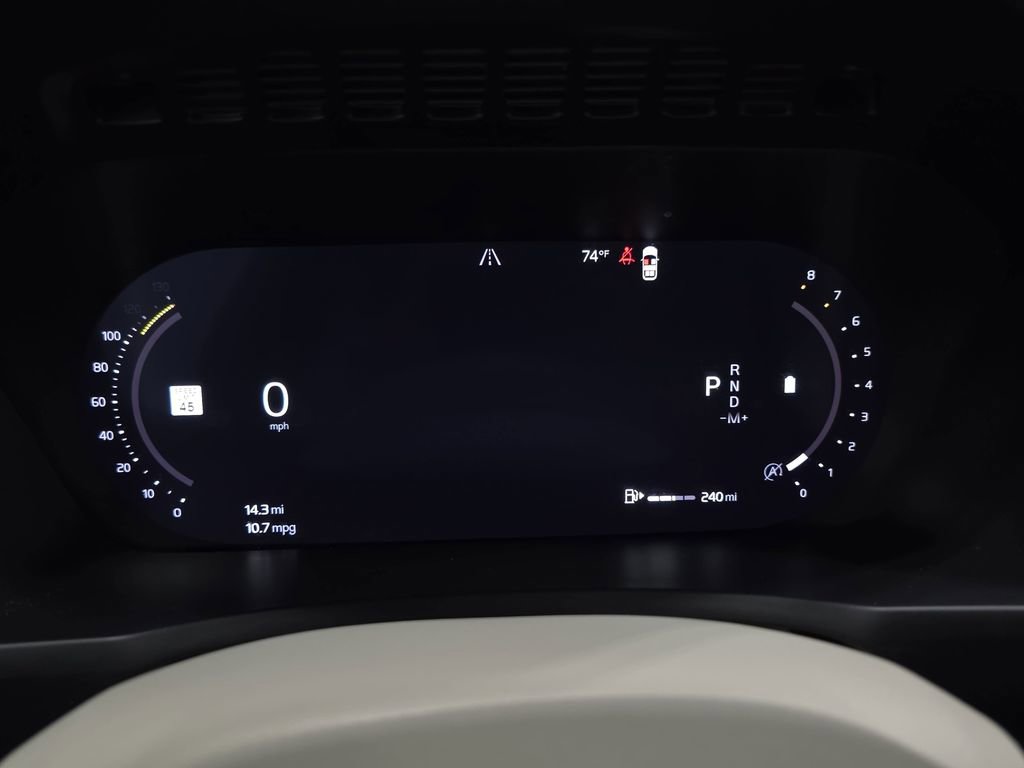 Used 2023 Volvo XC90 B6 Plus w/ Protection Package image 19