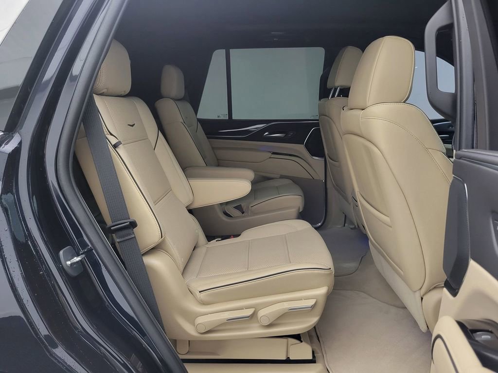 Used 2023 Cadillac Escalade Premium Luxury w/ Performance Package image 25