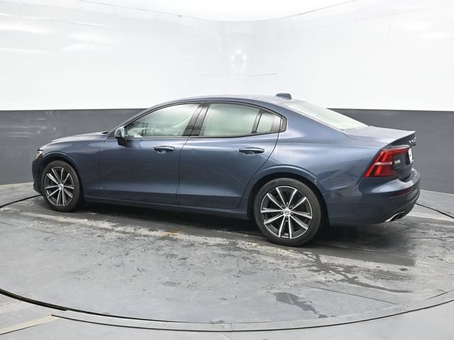 Used 2021 Volvo S60 T6 Momentum AWD/4WD image 4