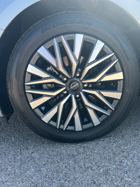 Used 2024 Nissan Altima 2.5 SV FWD image 32