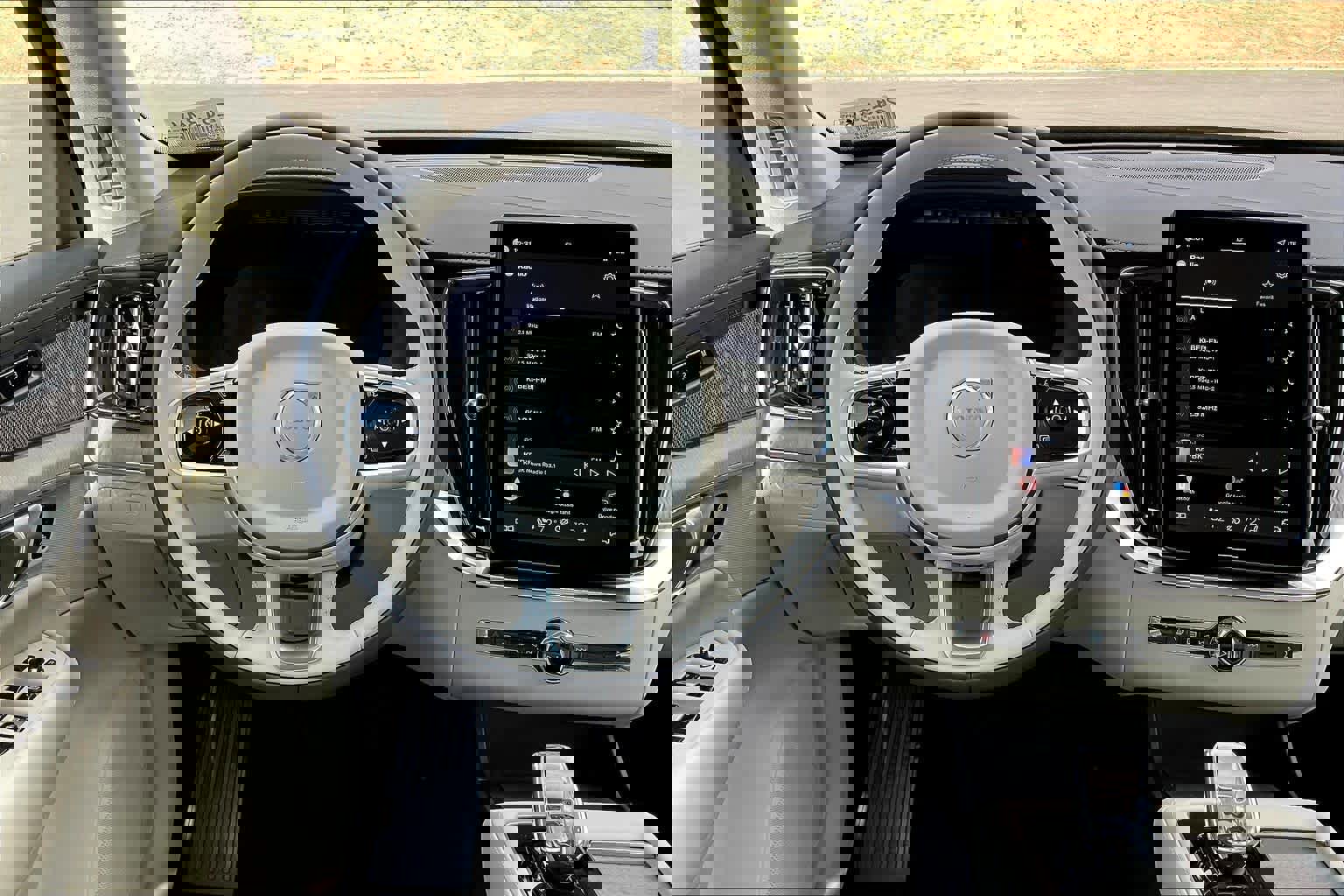 New 2026 Volvo XC90 B6 Ultra w/ Protection Package image 15