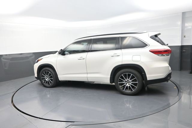 Used 2018 Toyota Highlander SE AWD/4WD image 46