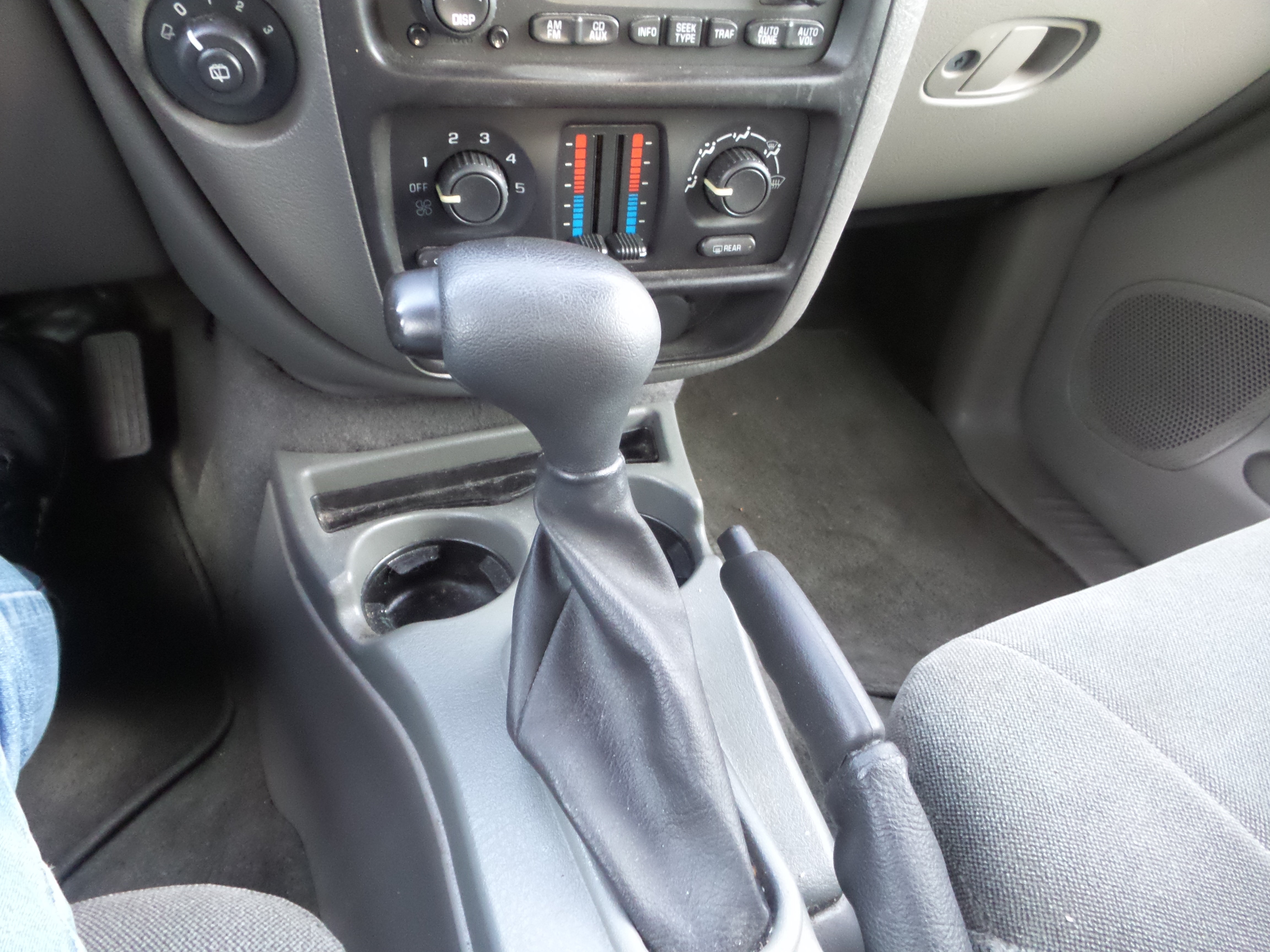 Used 2002 Chevrolet TrailBlazer LS w/ Preferred Equipment Group RWD image 37