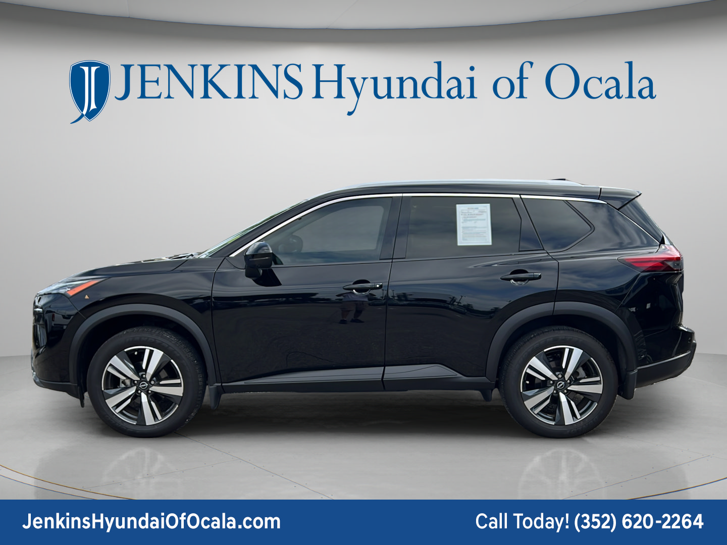Used 2025 Nissan Rogue SL w/ SL Premium Package FWD image 6