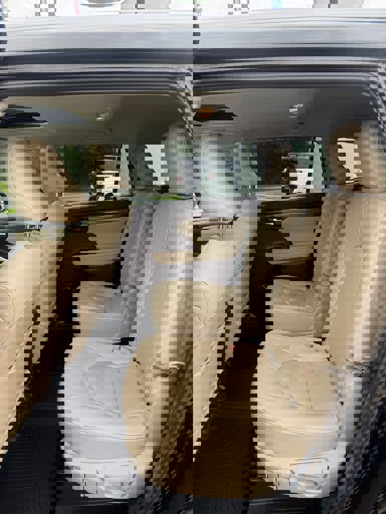 Used 2021 Toyota Highlander Limited image 12