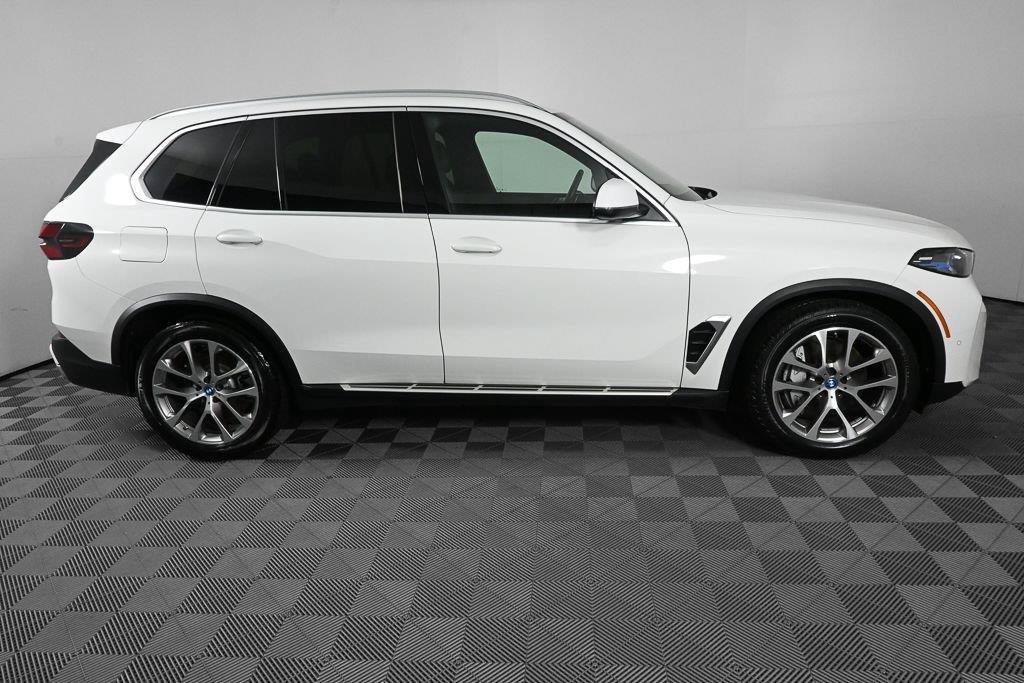 Used 2025 BMW X5 xDrive50e AWD/4WD image 22
