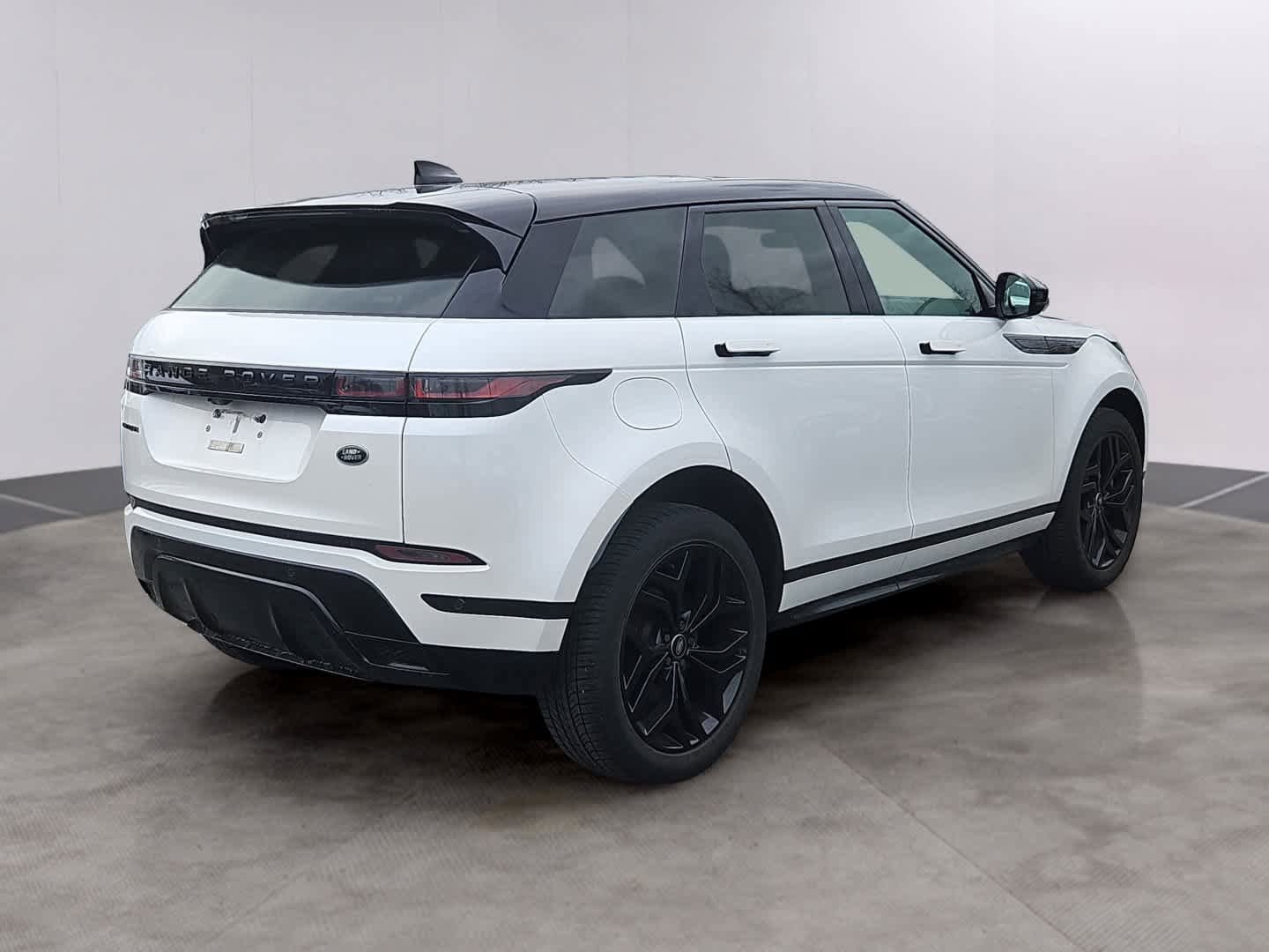 Used 2023 Land Rover Range Rover Evoque R-Dynamic SE AWD/4WD image 4